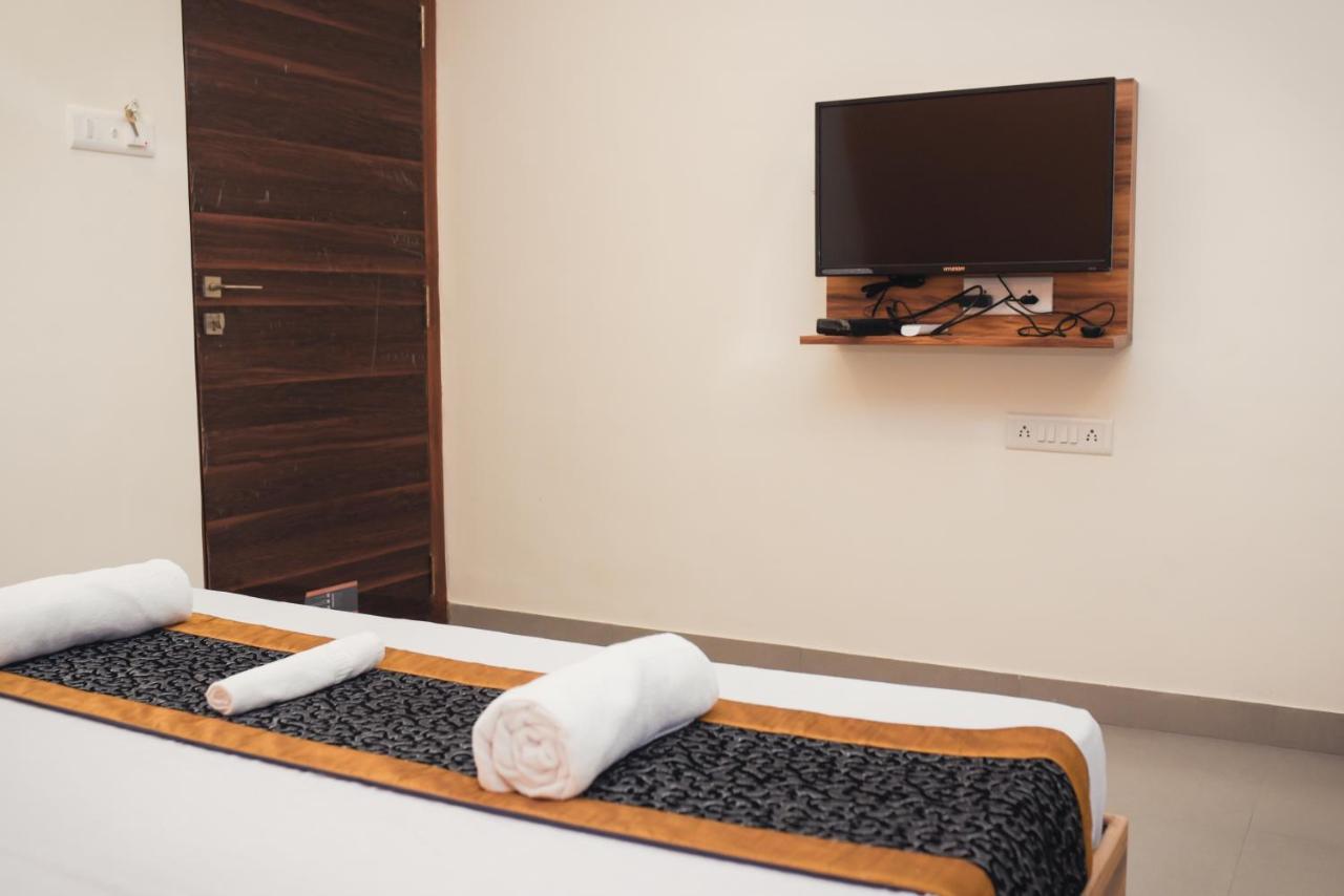 Lotus Hotel Nagaon Beach Alībāg Extérieur photo