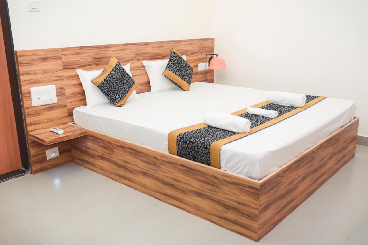 Lotus Hotel Nagaon Beach Alībāg Extérieur photo